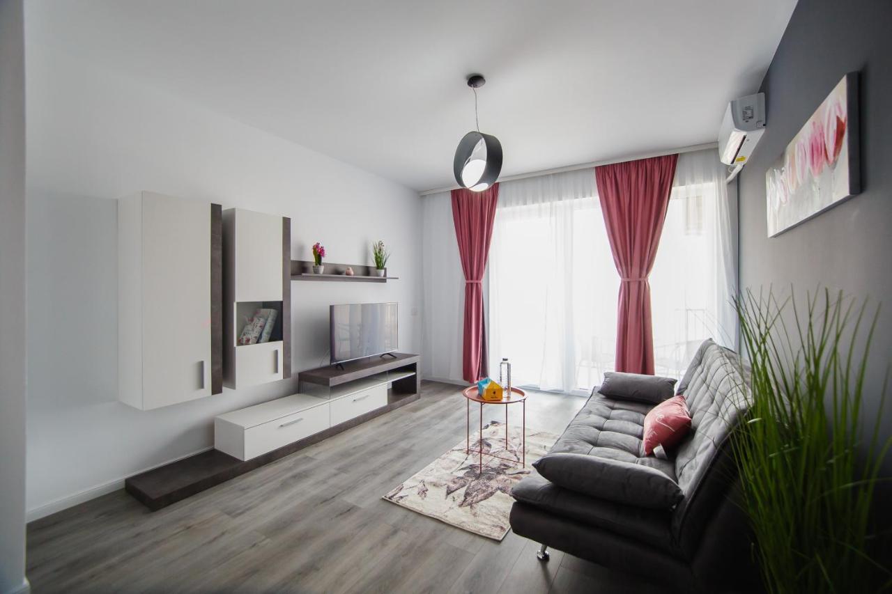 Trio Pink Lejlighed Oradea Eksteriør billede